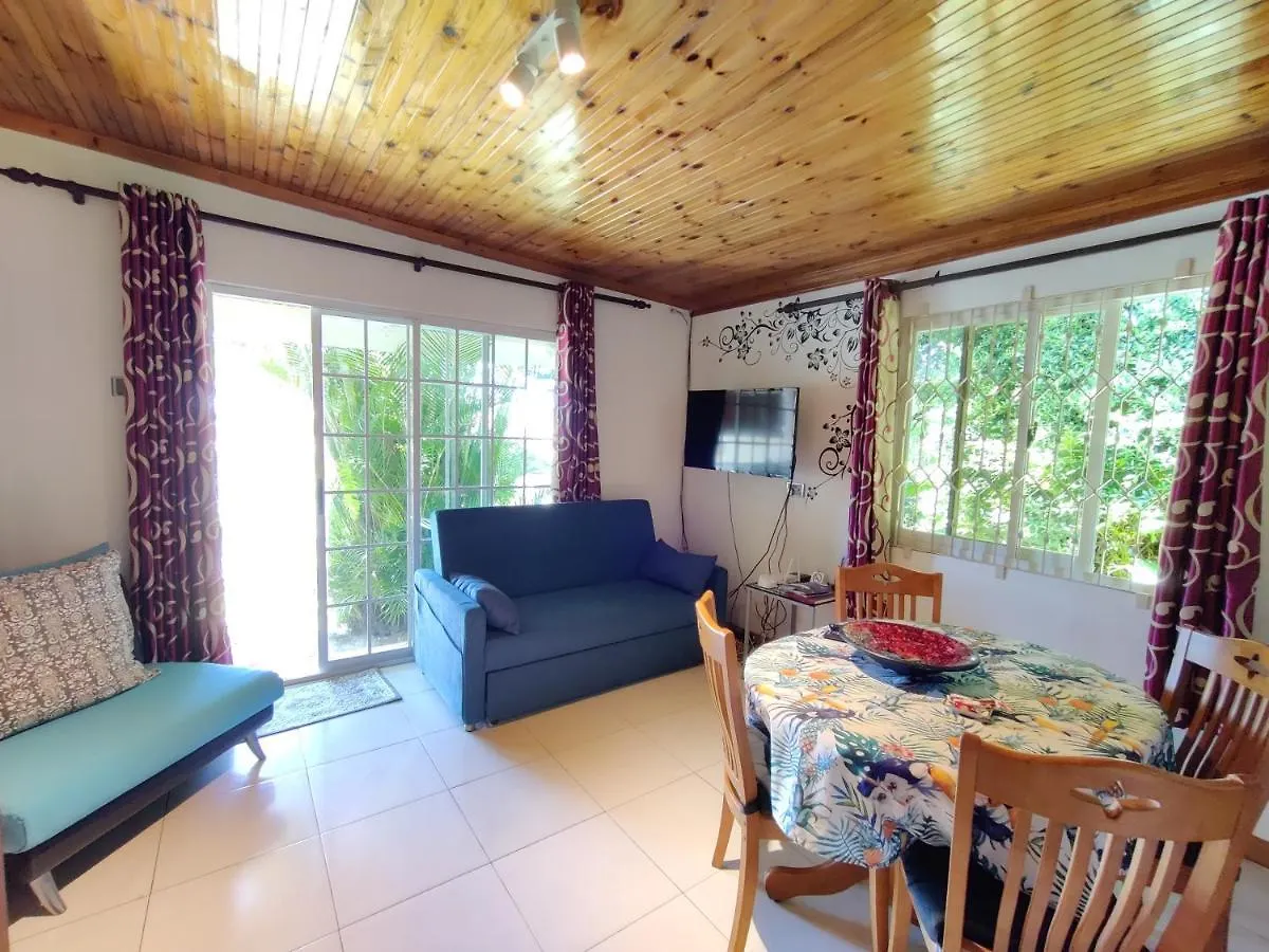The Reef Palm Apartment Anse aux Pins